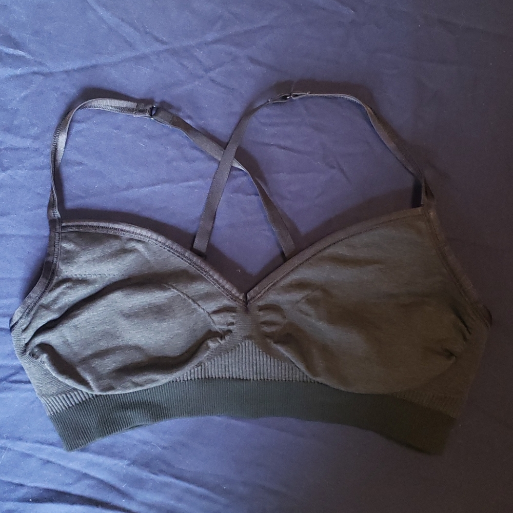 Black Lululemon Sportsbra
